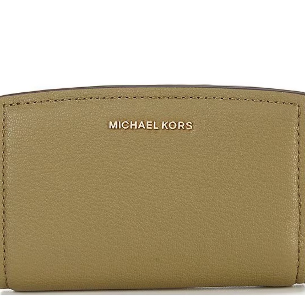 NWT Michael Kors Bryant Medium Leather Wallet in Safari Green